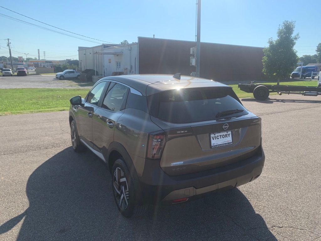 2025 Nissan Kicks SV photo 4