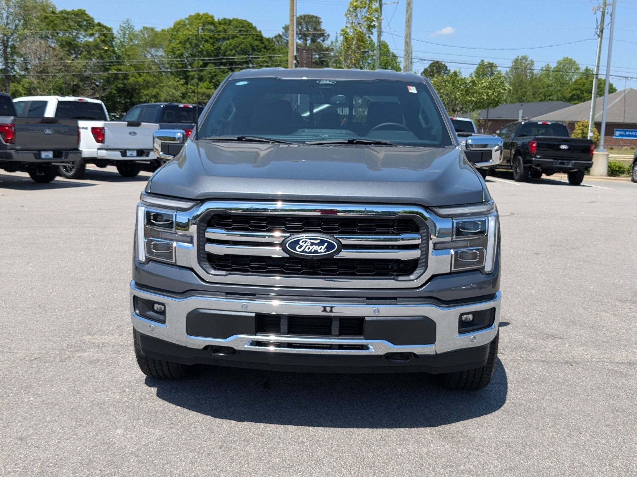 2025 Ford F-150 Lariat photo 4