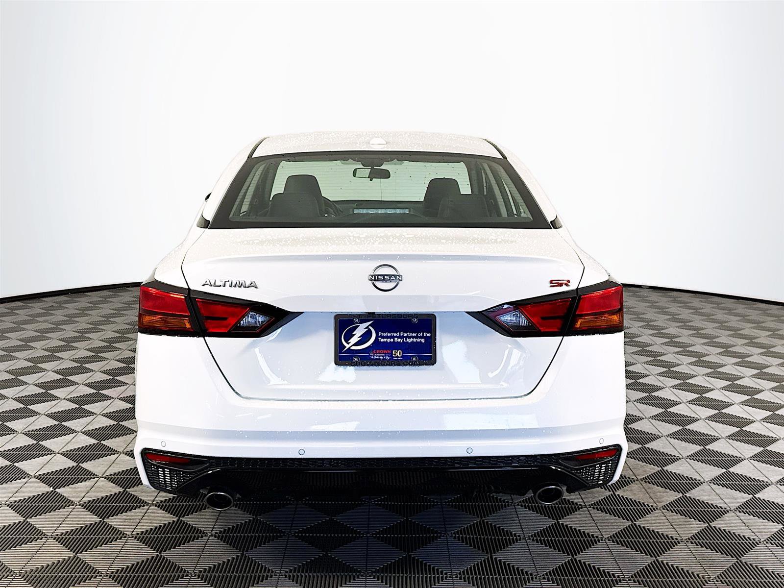 2025 Nissan Altima SR photo 6