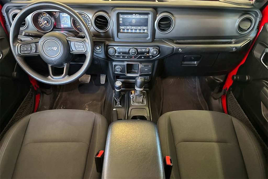 2022 Jeep Gladiator Willys Sport photo 13