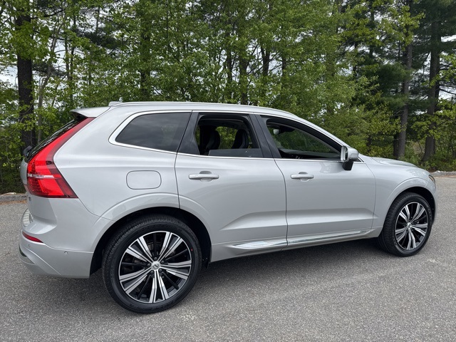 2022 Volvo XC60 B5 Inscription photo 3