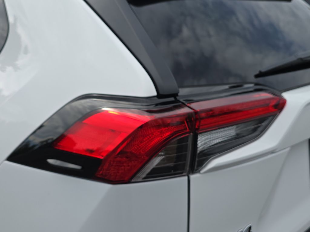 2025 Toyota RAV4 LE photo 28