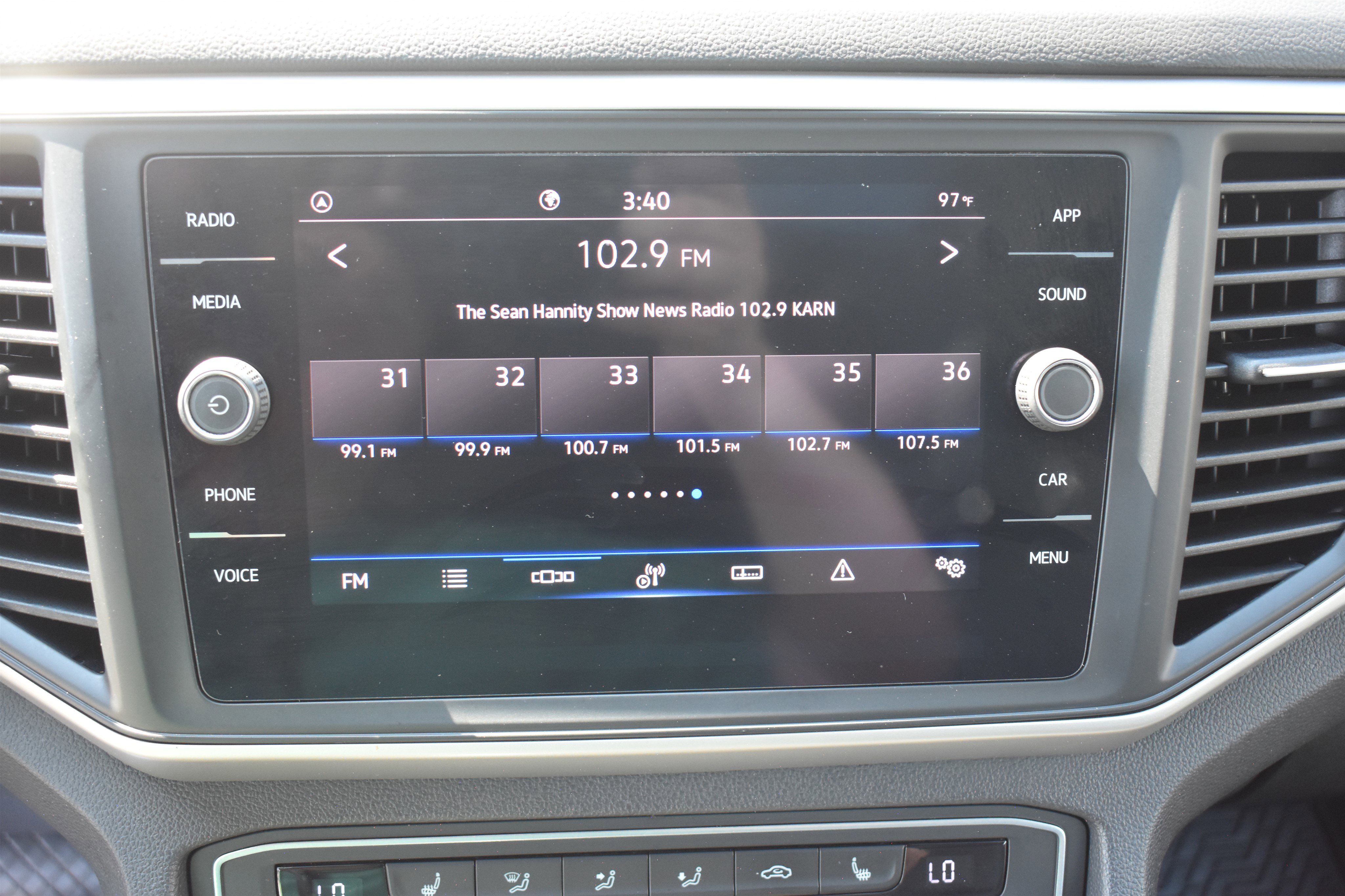 2021 Volkswagen Atlas Cross Sport V6 SE Technology photo 10