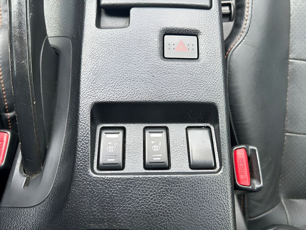 2004 Nissan 350Z Touring photo 14