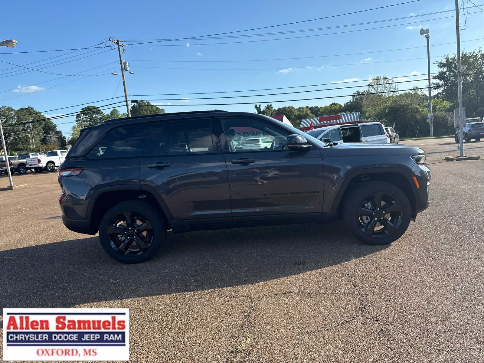 2025 Jeep Grand Cherokee Altitude photo 2