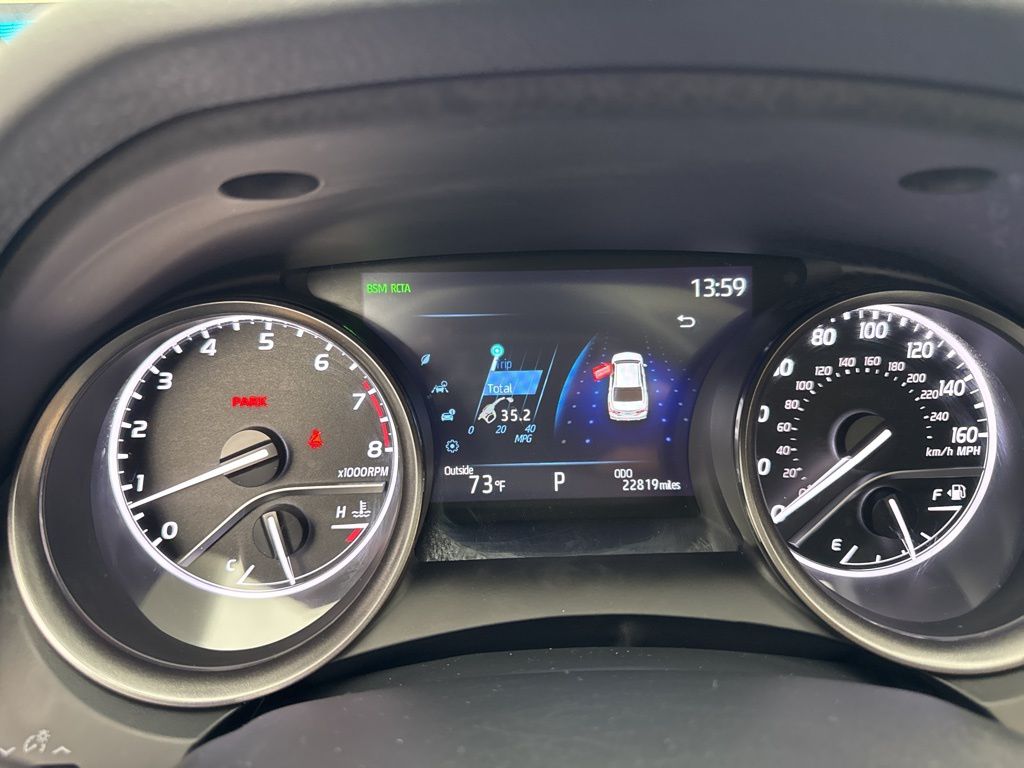 2024 Toyota Camry SE photo 14