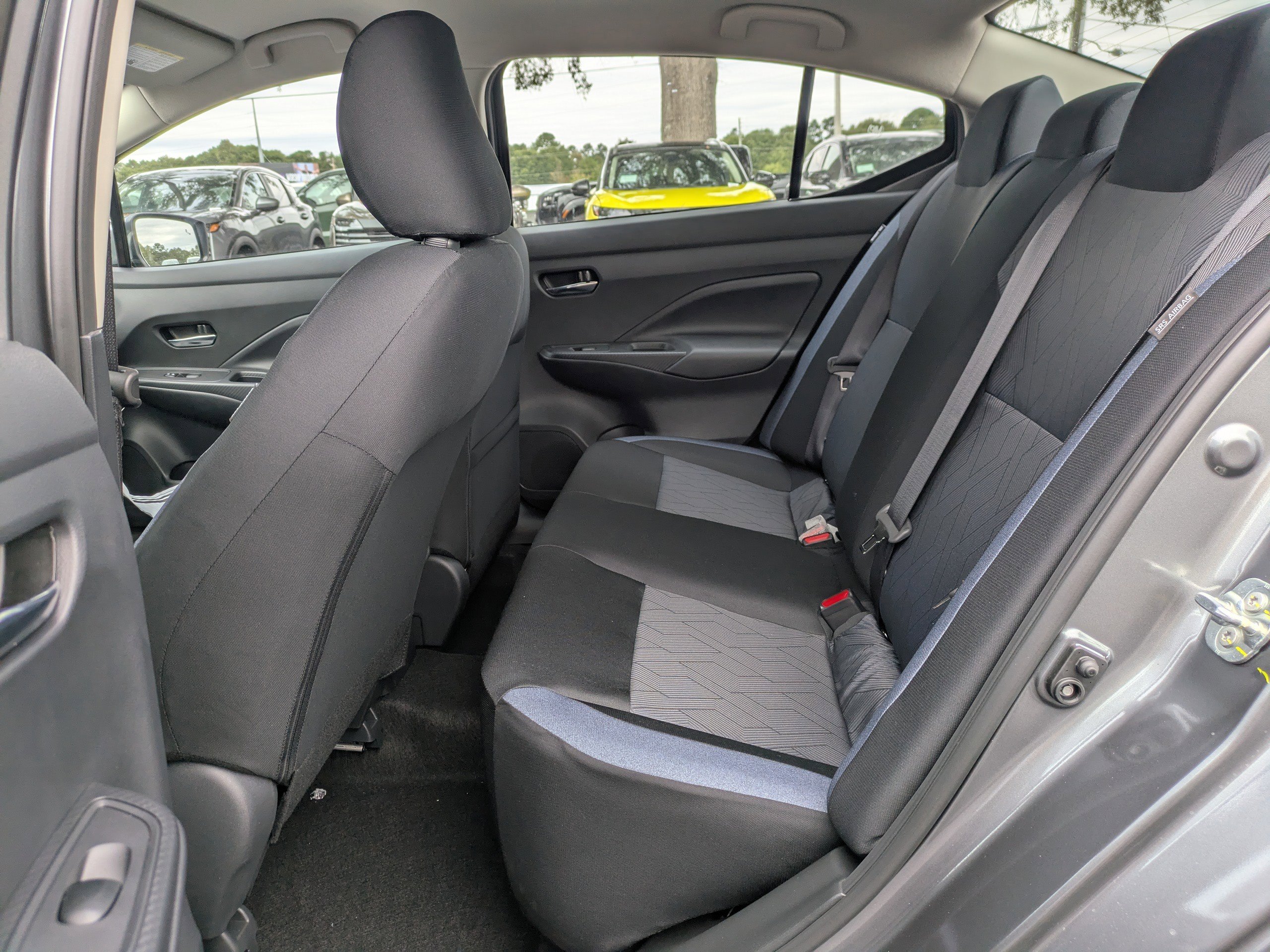 2025 Nissan Versa 1.6 SV photo 4