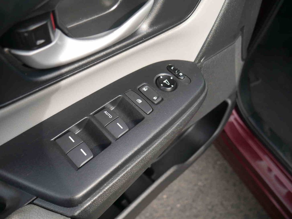 2019 Honda CR-V LX photo 27