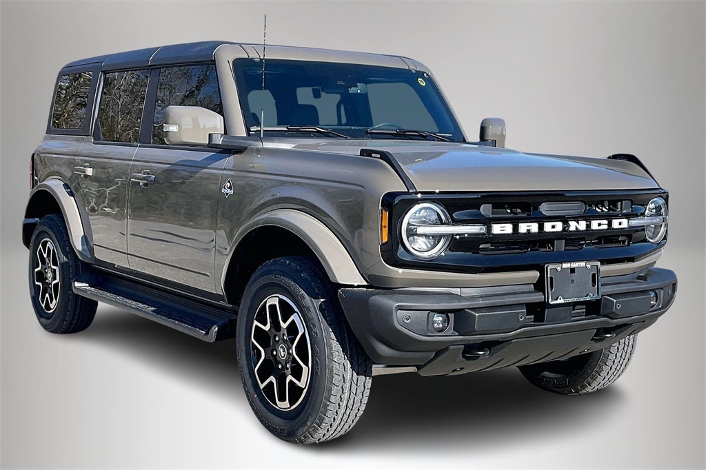 2025 Ford Bronco 4-Door Outer Banks's photo