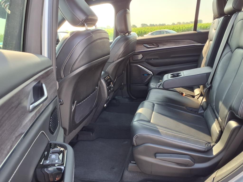 2022 Jeep Grand Cherokee Overland photo 5