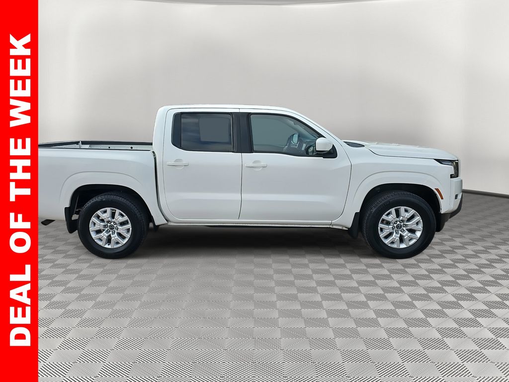 2023 Nissan Frontier SV photo 2