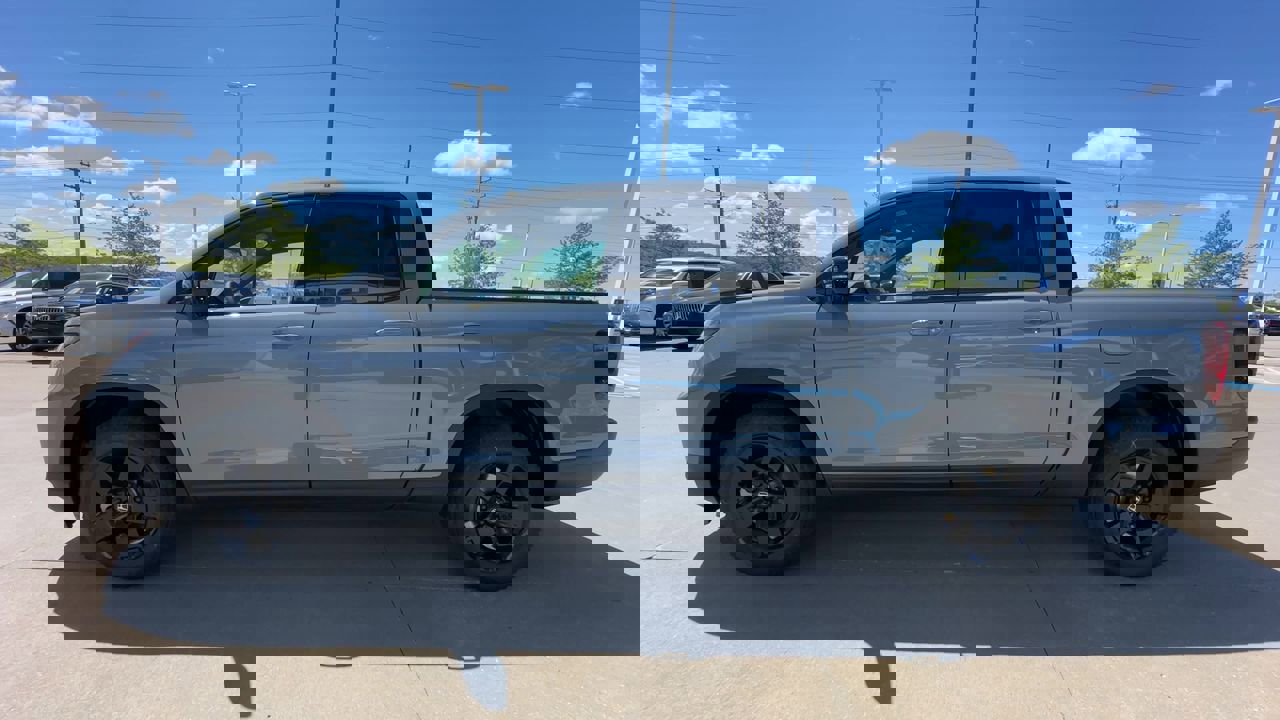 2025 Honda Ridgeline Black Edition photo 3