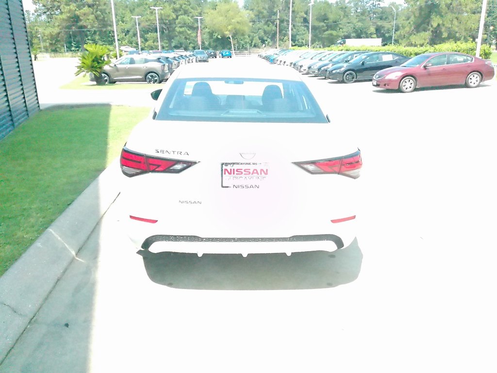 2025 Nissan Sentra SV photo 4