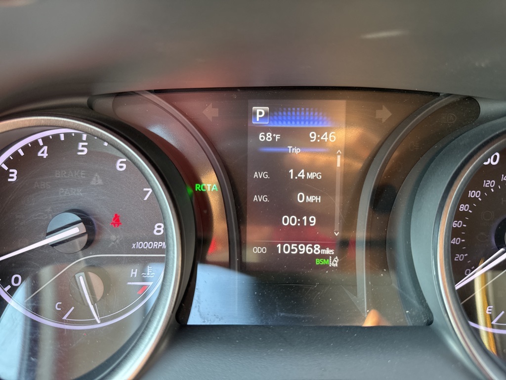 2022 Toyota Camry SE photo 11