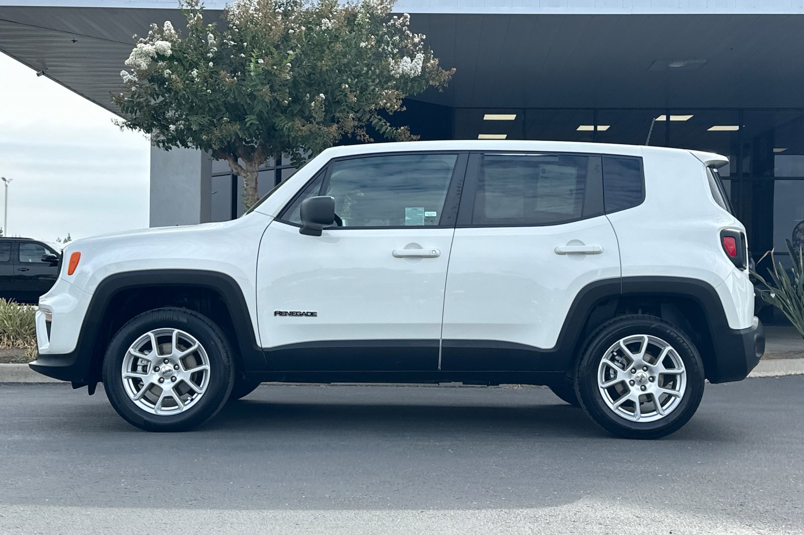 2023 Jeep Renegade Latitude Upland photo 7