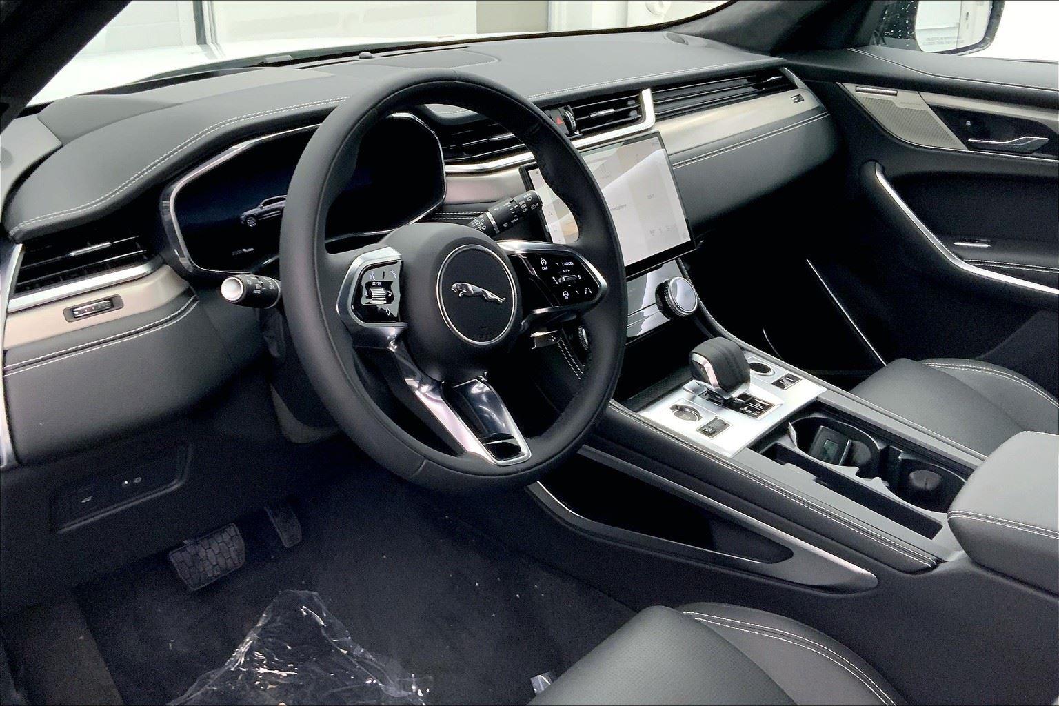 2026 Jaguar F-PACE P250 R-Dynamic S photo 3