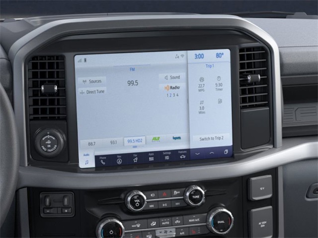 2025 Ford F-150 Lightning XLT photo 14
