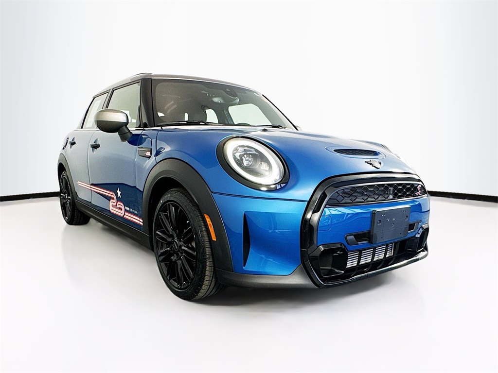 2023 MINI Hardtop 4 Door