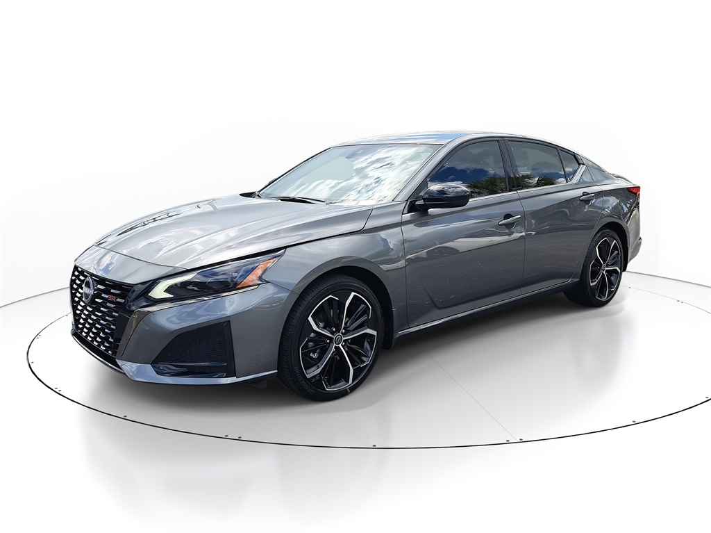 2025 Nissan Altima 2.5 SR photo 4
