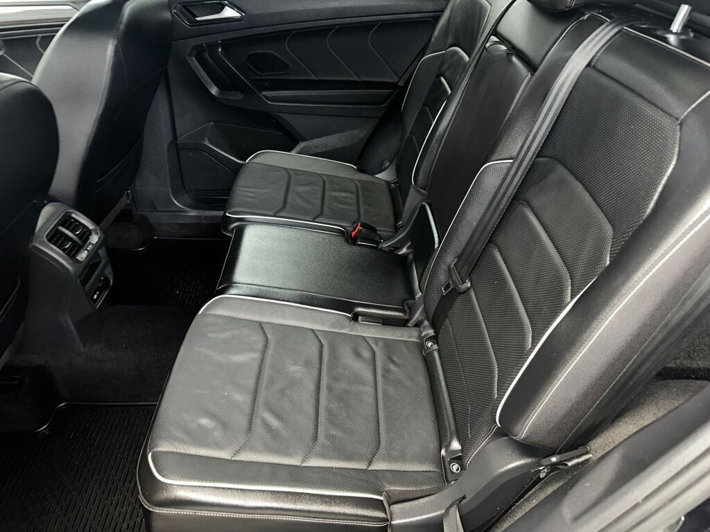 2022 Volkswagen Tiguan SEL Premium R-Line photo 16