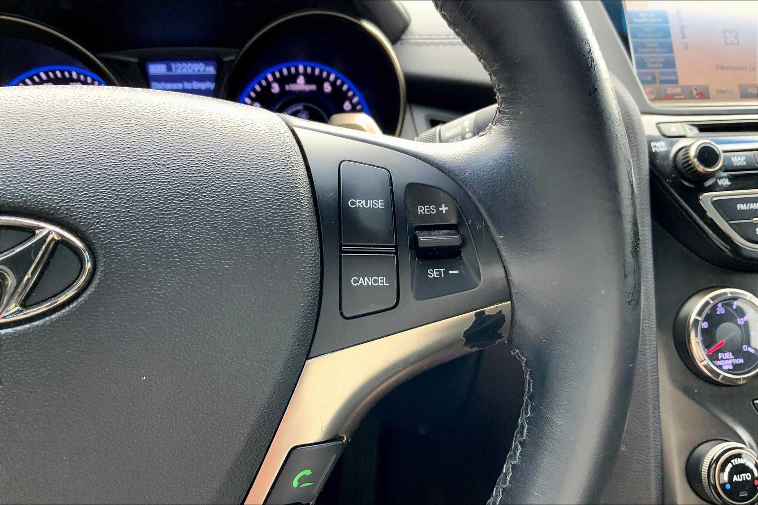 2014 Hyundai Genesis 3.8 photo 23