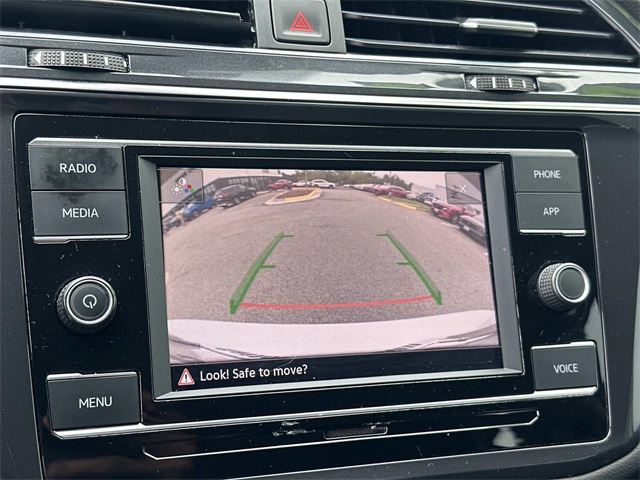 2022 Volkswagen Tiguan S photo 3