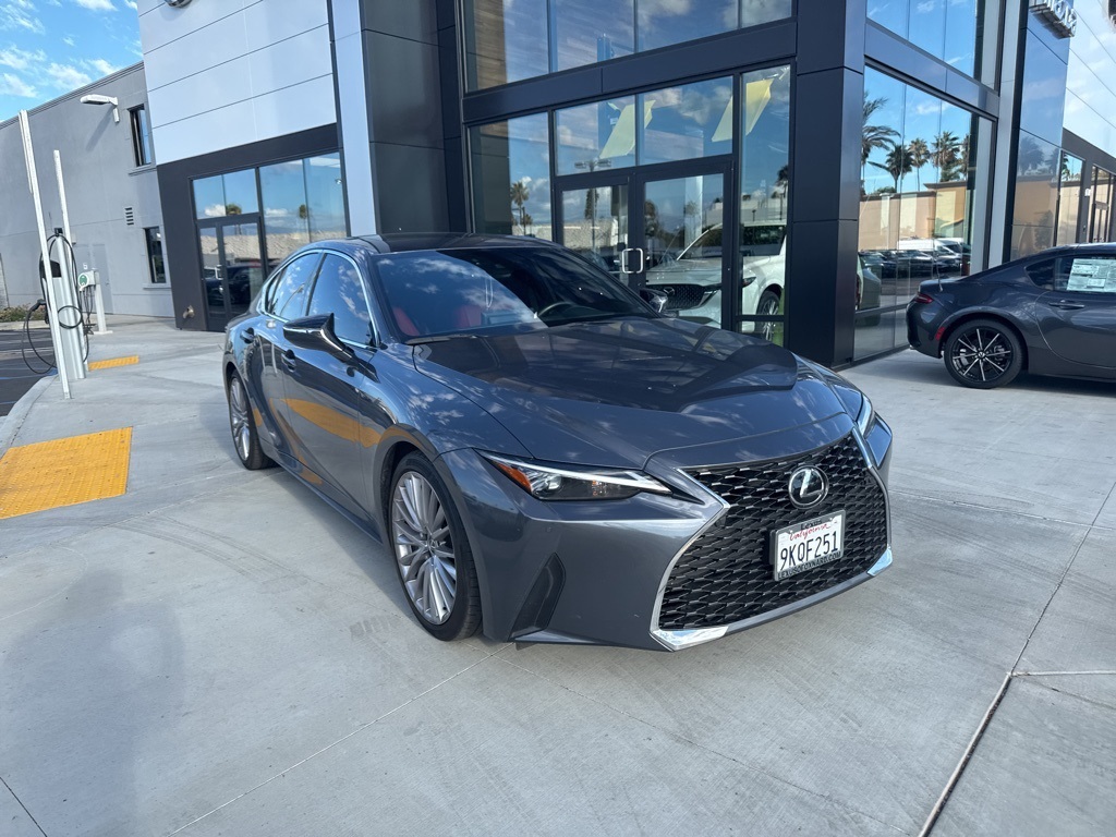 2024 Lexus IS 300 photo 3