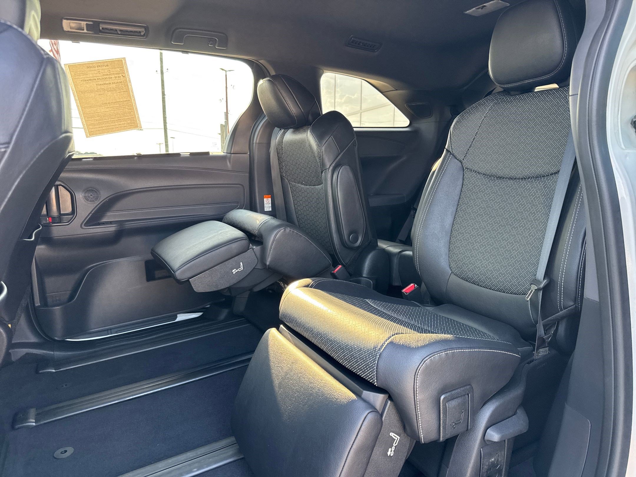 2023 Toyota Sienna XSE photo 21