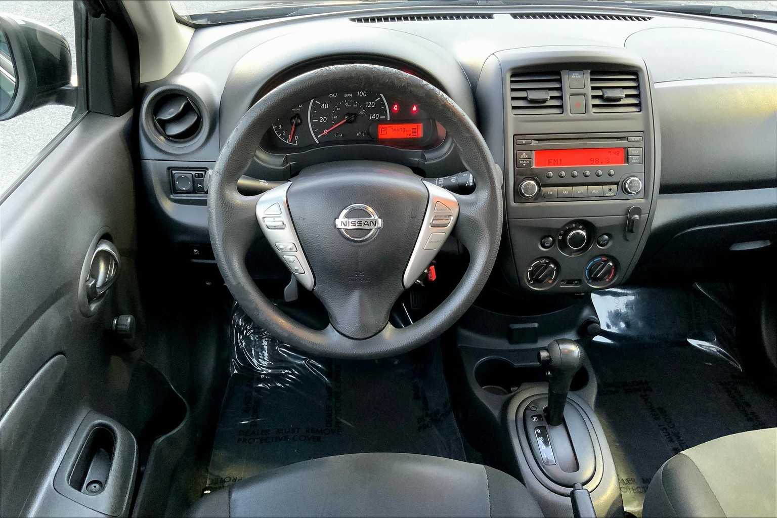 2018 Nissan Versa 1.6 S photo 5