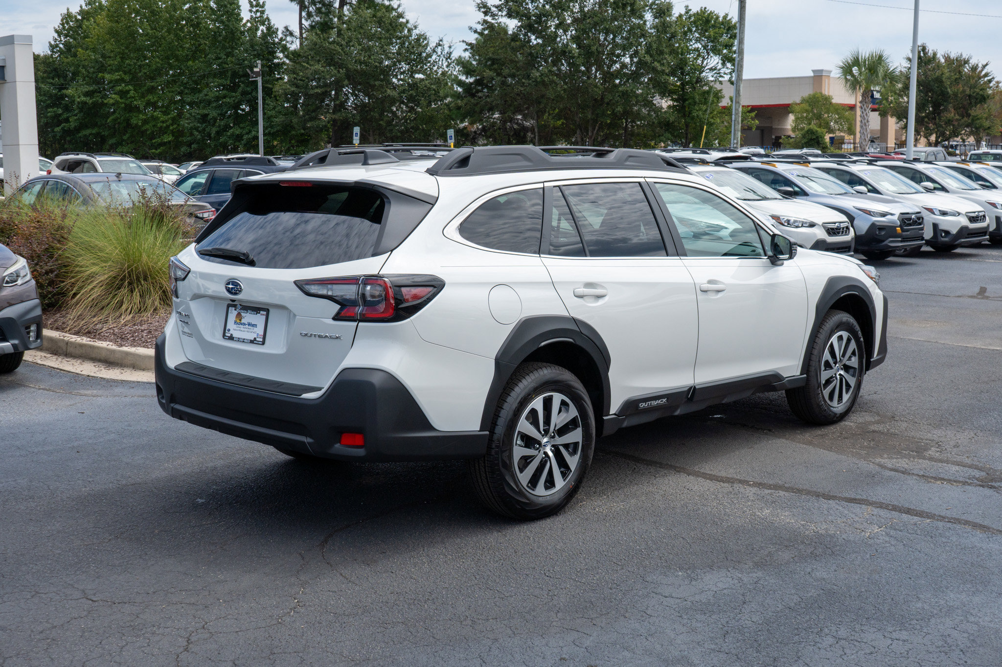 2025 Subaru Outback Premium photo 3