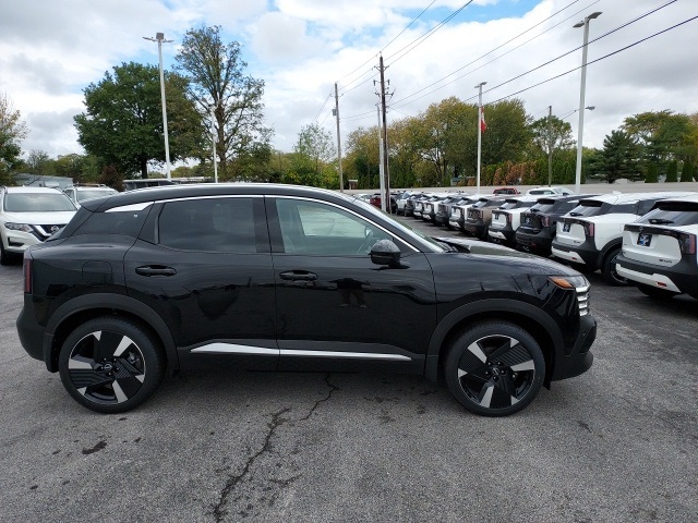 2025 Nissan Kicks SR photo 2