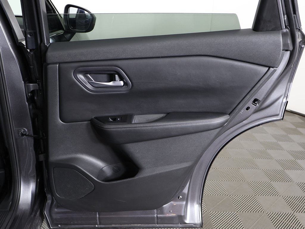 2024 Nissan Rogue SV photo 22
