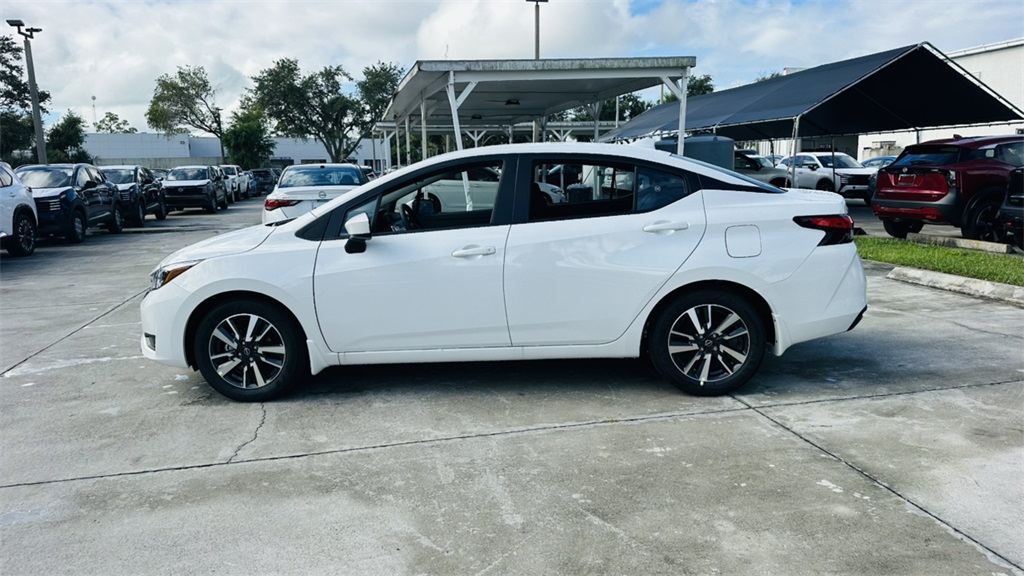 2025 Nissan Versa SV photo 4