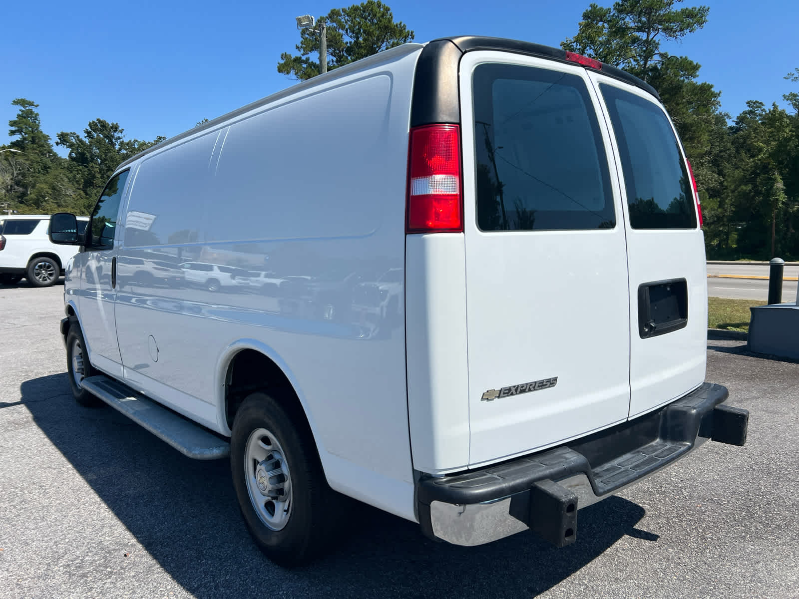2023 Chevrolet Express Cargo 2500 photo 4