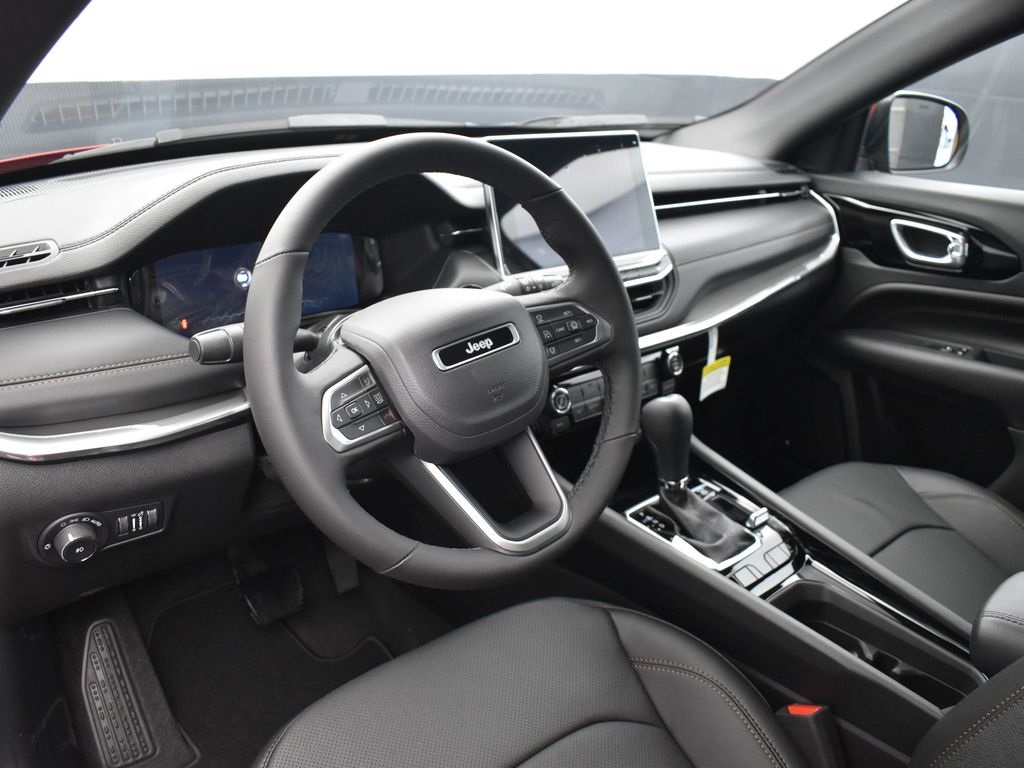 2024 Jeep Compass Limited photo 3