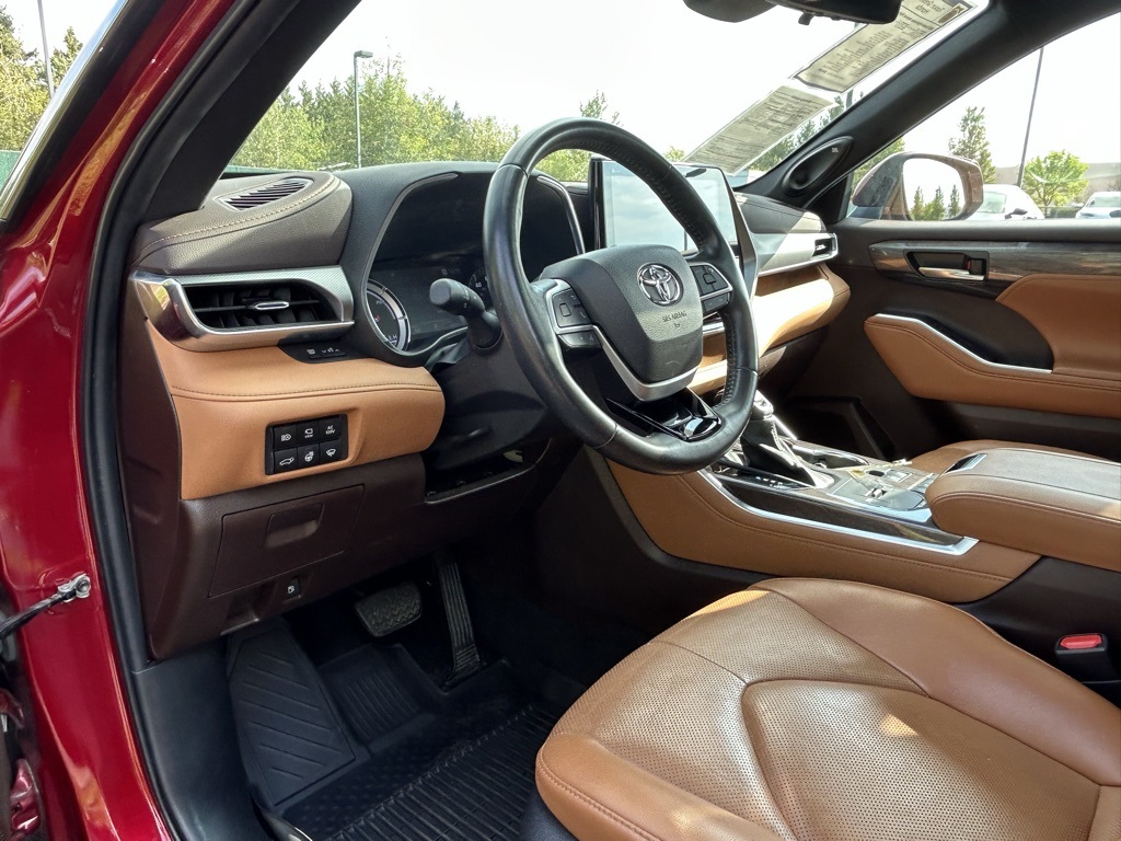 2022 Toyota Highlander Hybrid Platinum photo 11