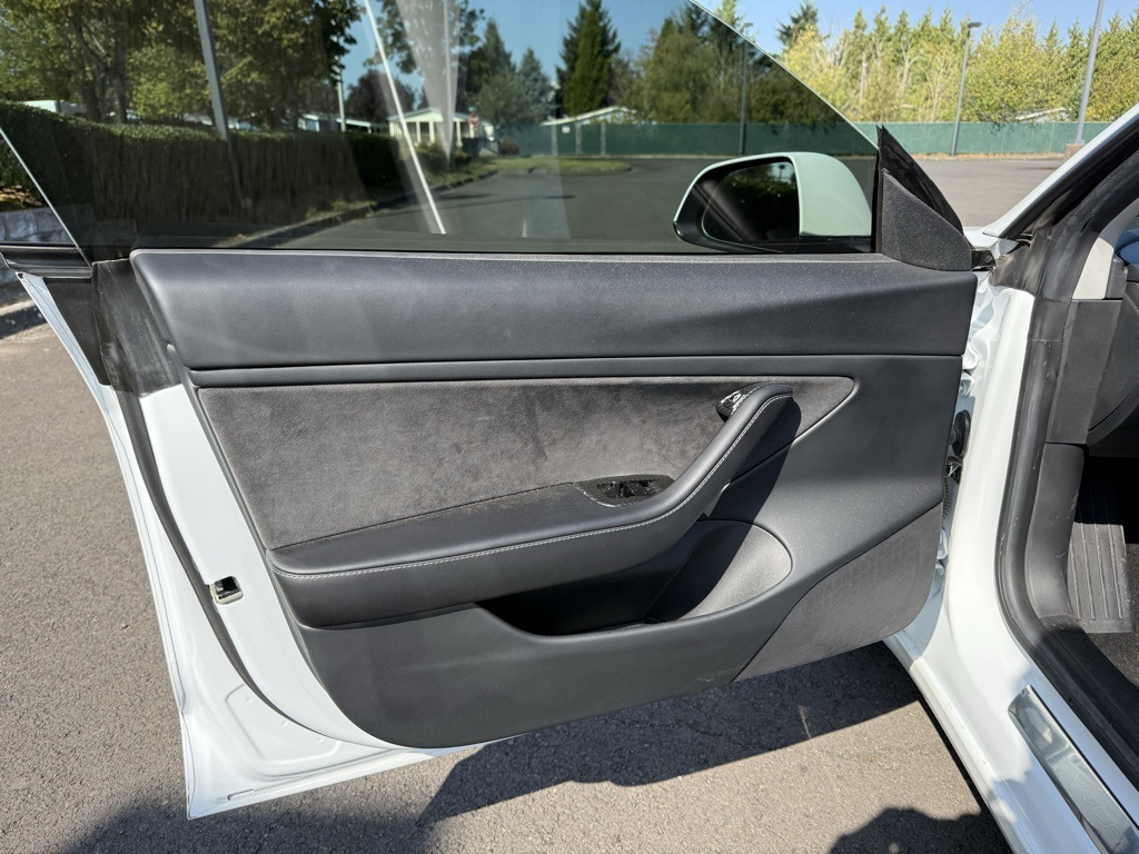 2019 Tesla Model 3 Standard Range Plus photo 13