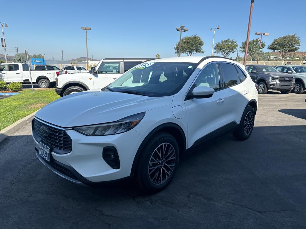 2023 Ford Escape photo 2