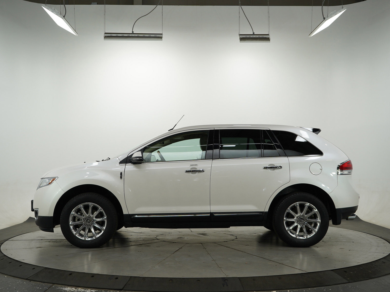 Used 2014 Lincoln MKX Base with VIN 2LMDJ6JK2EBL18533 for sale in Hopkins, Minnesota