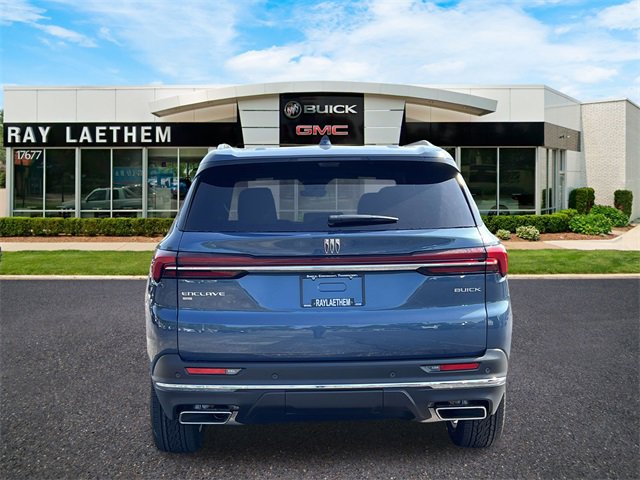 2026 Buick Enclave Preferred photo 2