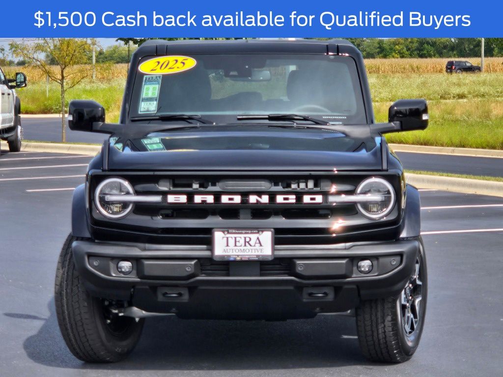 2025 Ford Bronco Outer Banks photo 2
