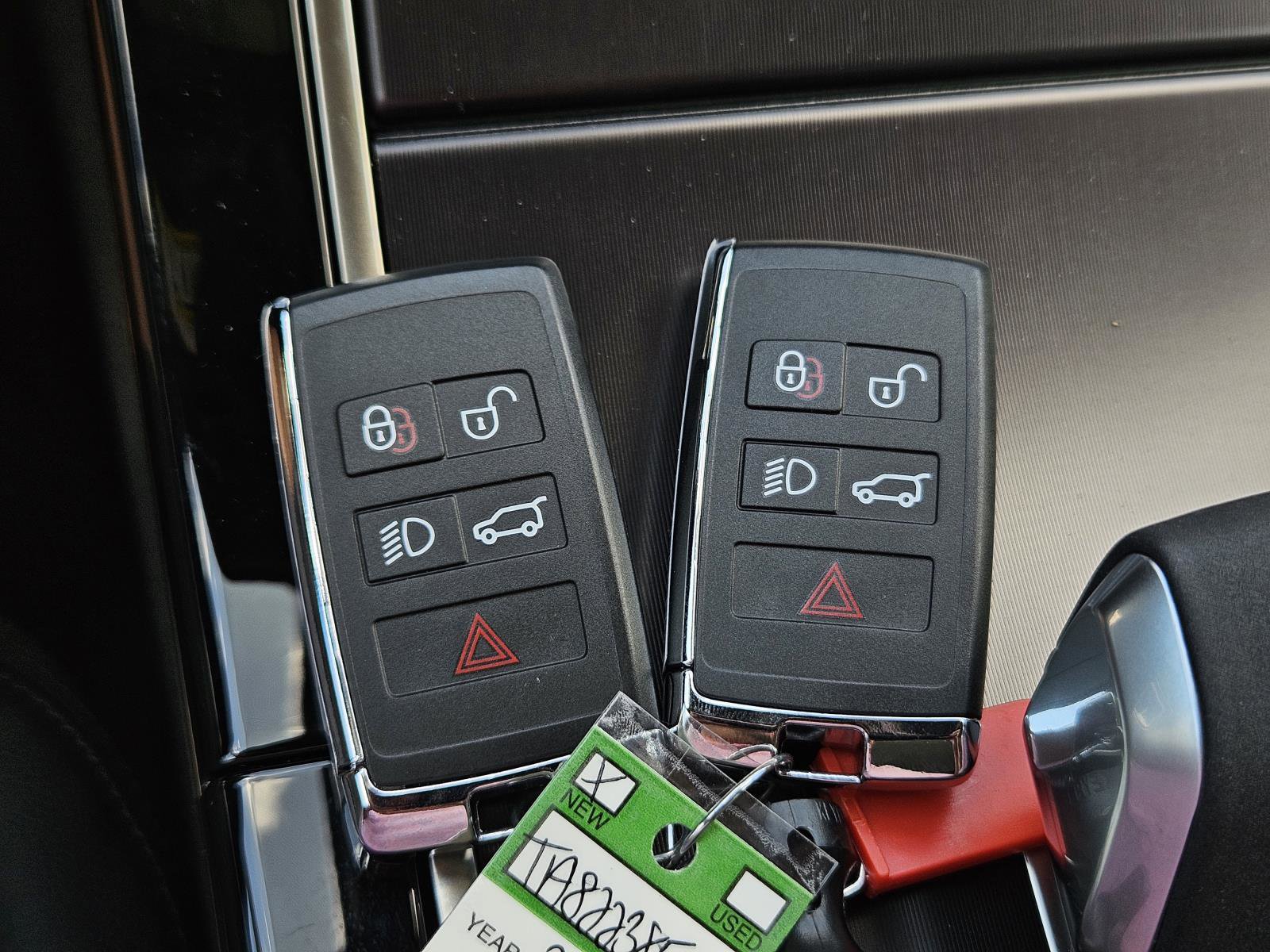 2026 Land Rover Range Rover Velar SE photo 40