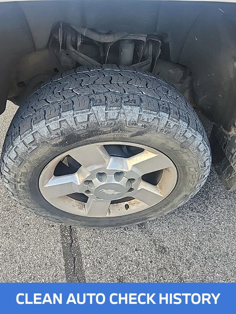 2017 Chevrolet Silverado 2500HD LT photo 2