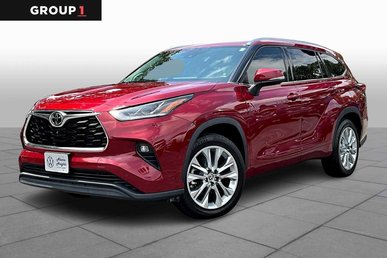 2022 Toyota Highlander Limited's photo