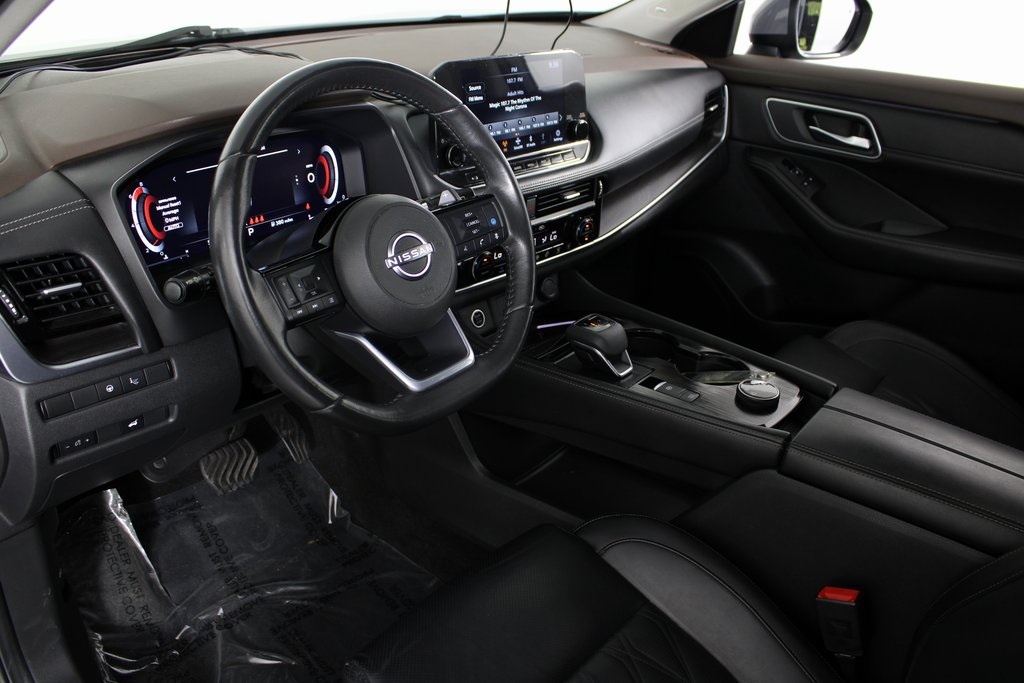 2022 Nissan Rogue Platinum AWD photo 3