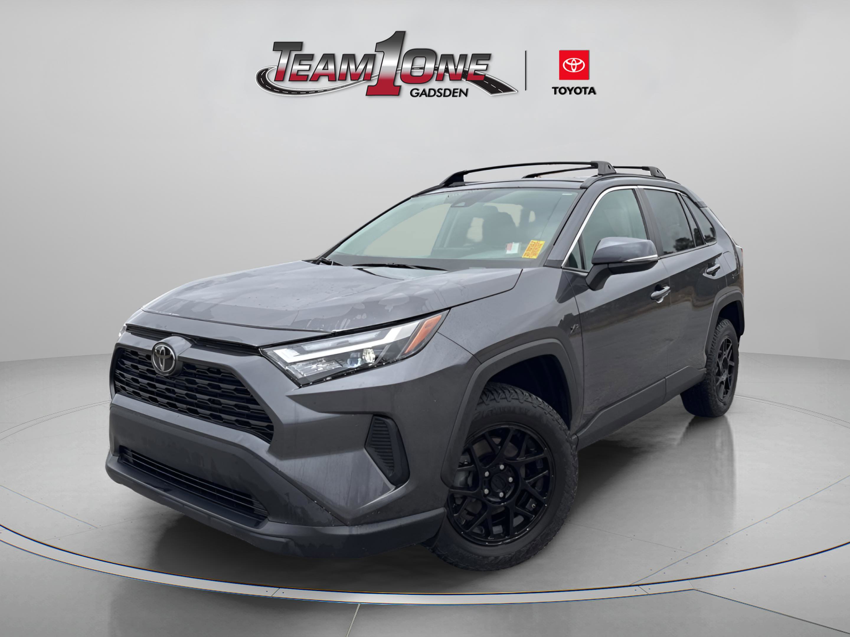 2023 Toyota RAV4 XLE photo 4