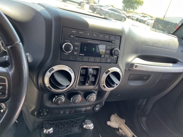 2018 Jeep Wrangler Unlimited Sahara photo 15