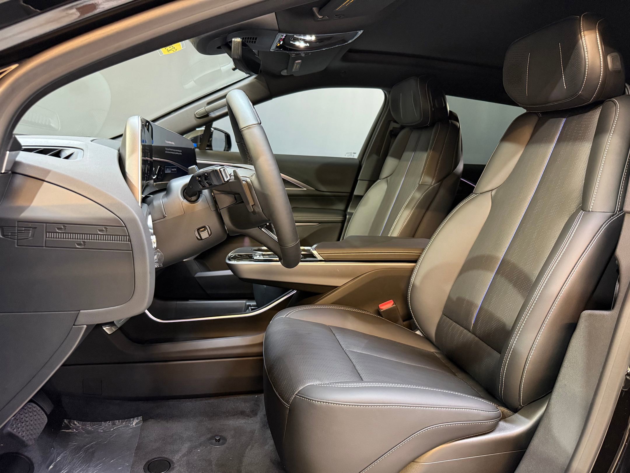 2025 Cadillac Lyriq Sport photo 4