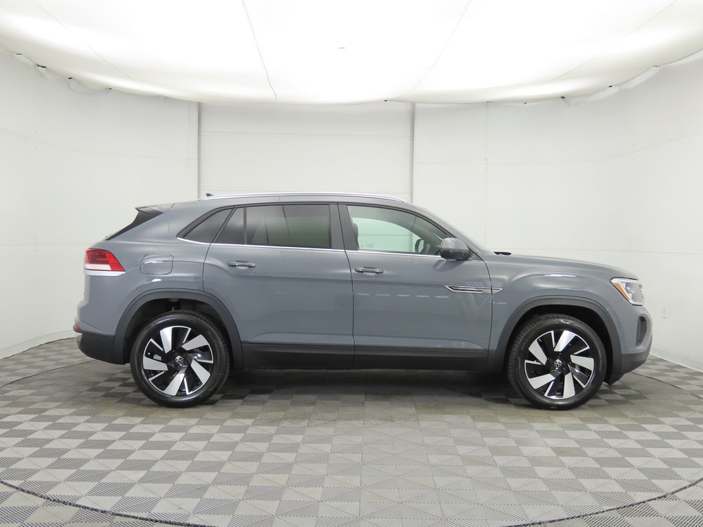 2026 Volkswagen Atlas Cross Sport SE Technology photo 4