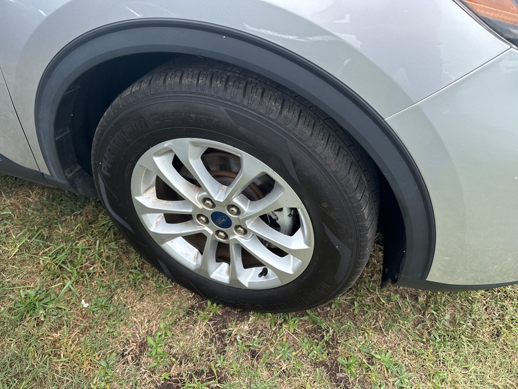2020 Ford Escape SE photo 4
